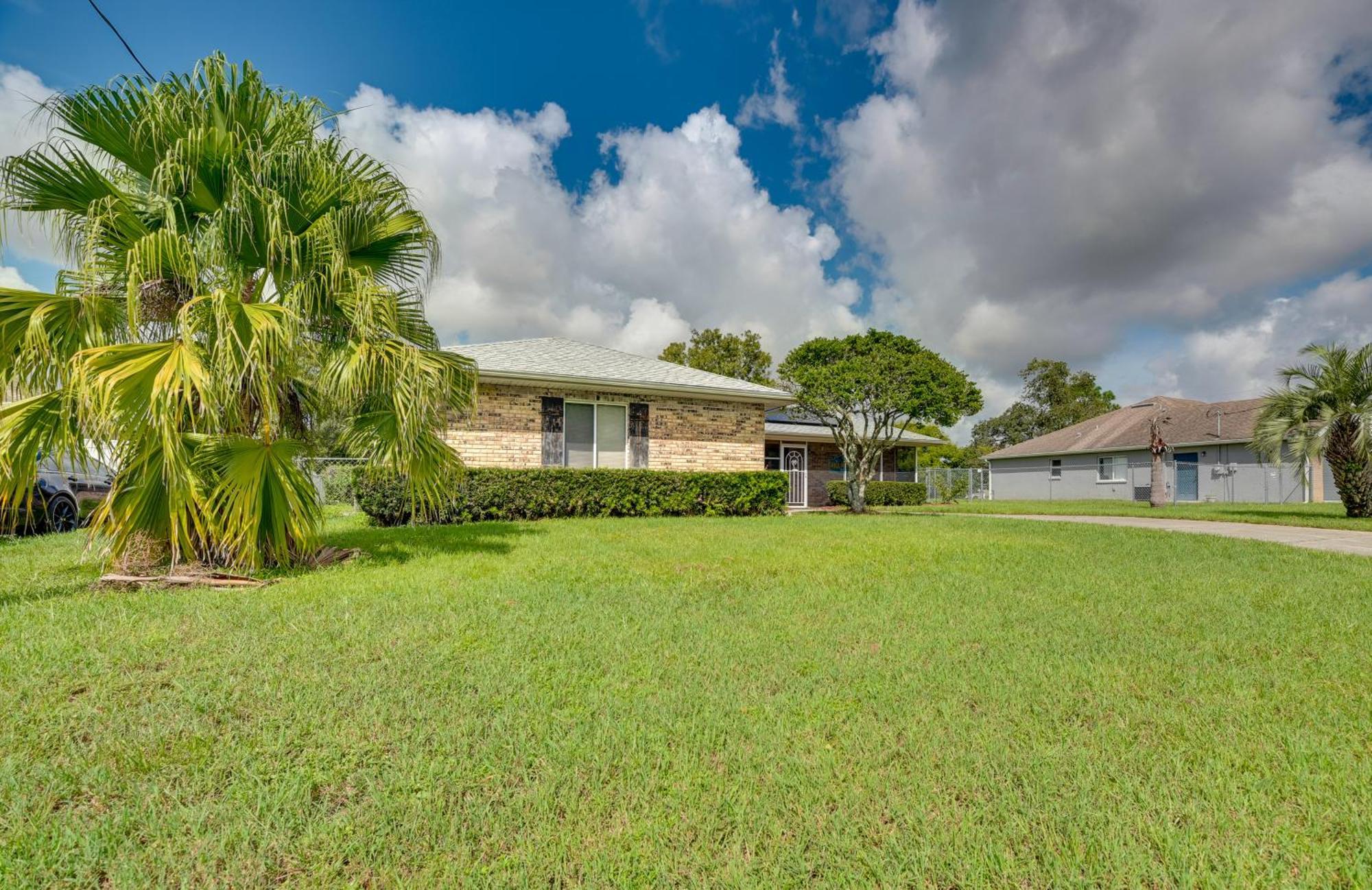 Spring Hill Retreat With Heated Pool And 4-In-1 Grill Villa Exterior photo